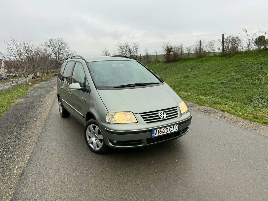 Vând Volkswagen Sharan