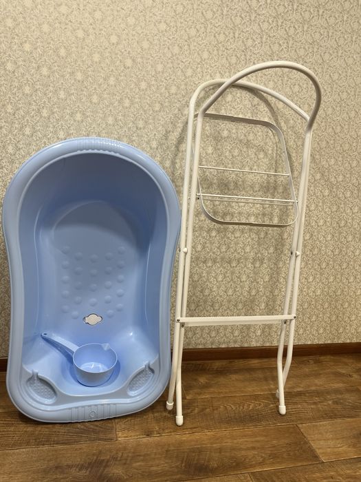 Продам ванночку с подставкой