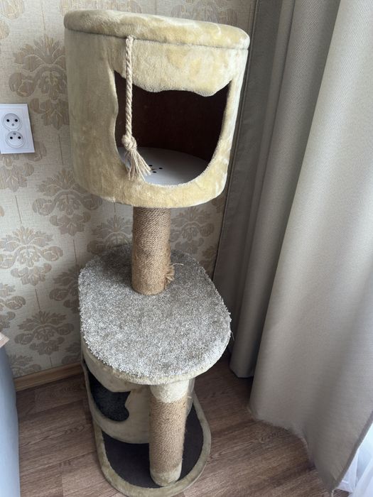 Продам кошачий дом 4000