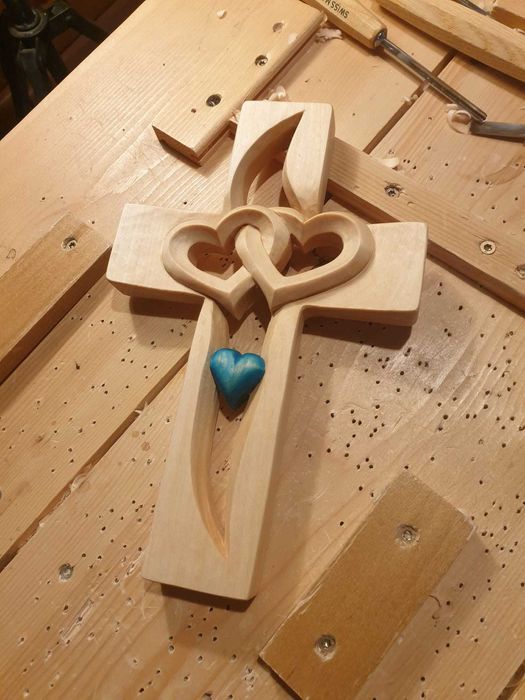Cruci si icoane din lemn sculptate manual - cadouri cununie, casa