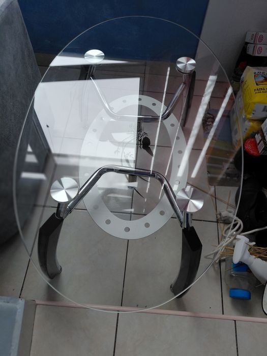 Vând măsuță cafea și covoare