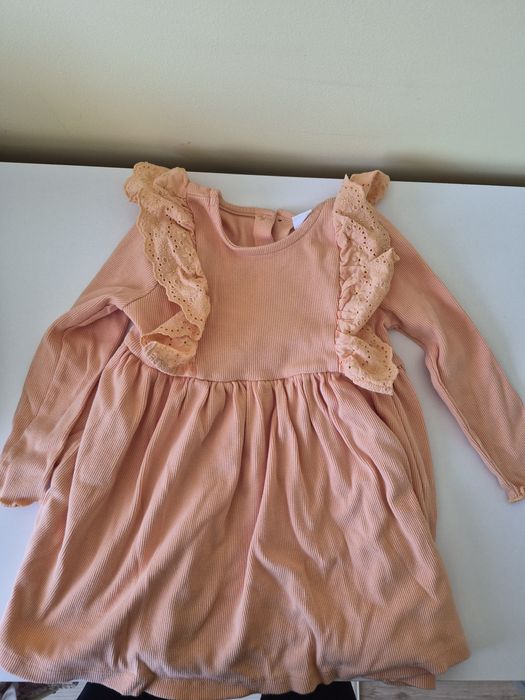 Оранжева рокля за момиче