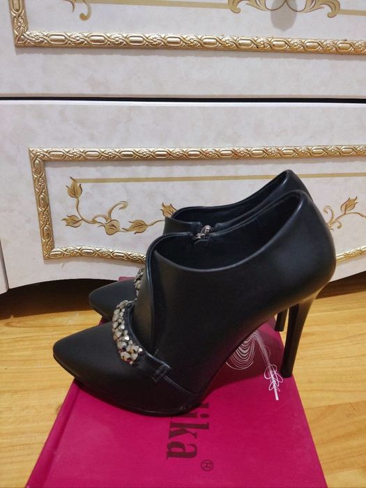 Продается женская обувь раз 37