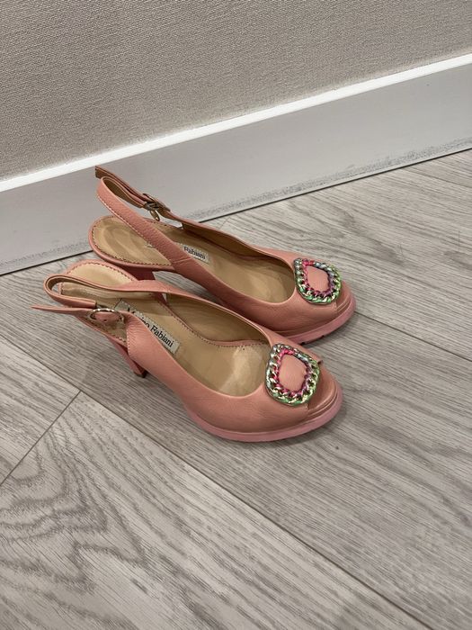 Продам обувь в хорошем состоянии