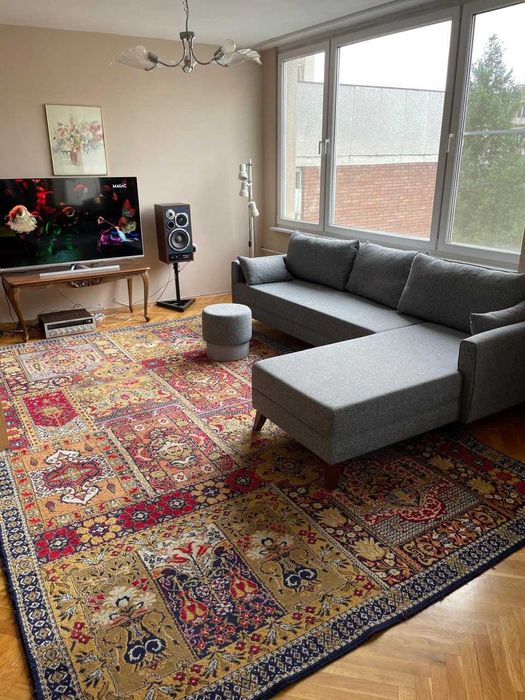 Голям сив Диван с табуретка, Като Нов