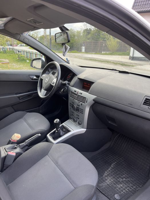 Opel astra h 2013 cu doar 100.000 km reali