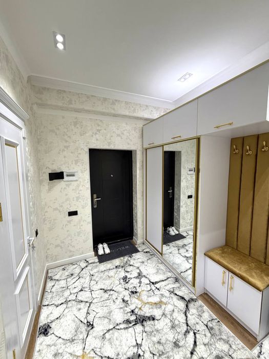 Сдается 2 х комнатная квартира на 2 этаже Голубой экран 500$