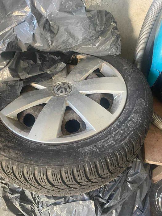 4 бр. Зимни автомобилни гуми LASSA M+S с метални джанти с капак