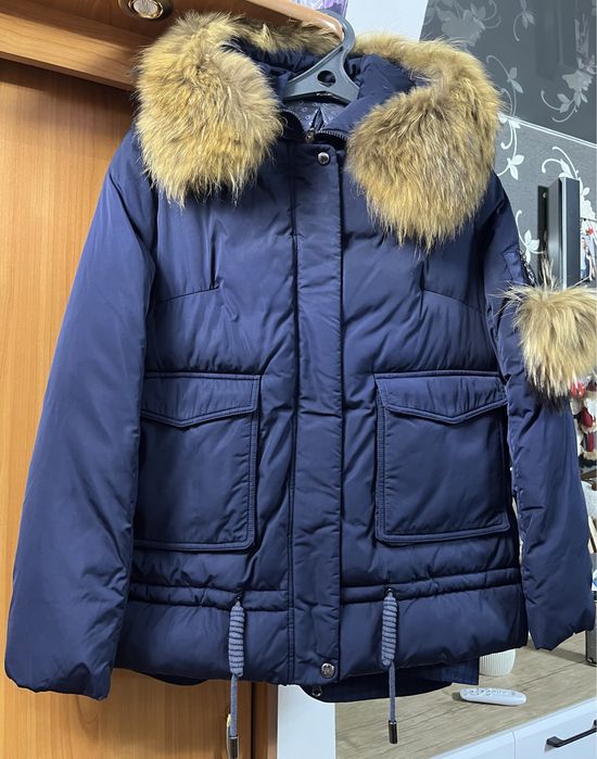 Продам зимнюю куртку.