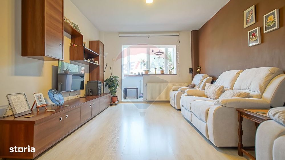Apartament decomandat 3 camere, 2 băi și parcare – Pietonala Răcădău