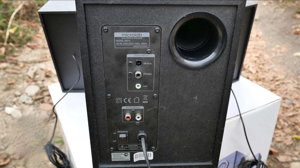 Сабвуфер также две колонки microlab M910