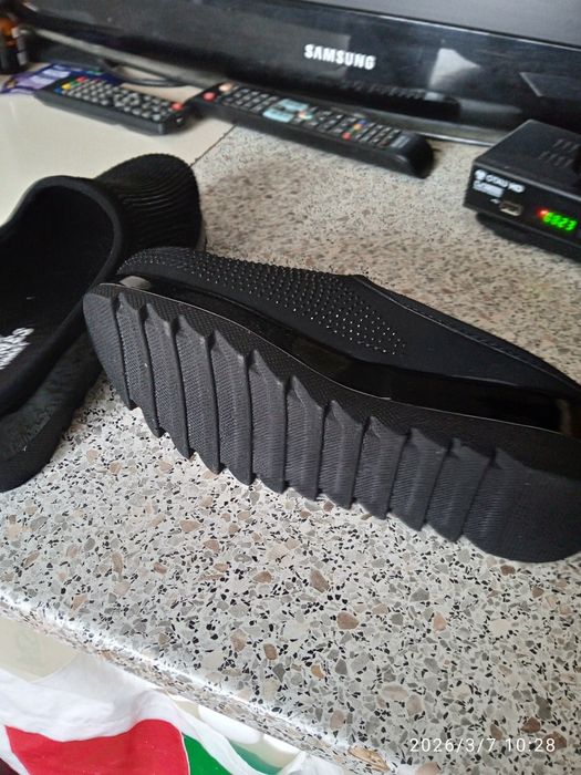 Шлёпанцы женские 37размер