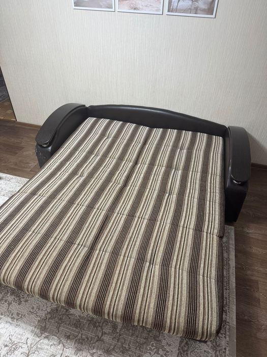 Продам   диван. .