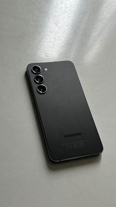 Samsung s23 в отличном состоянии