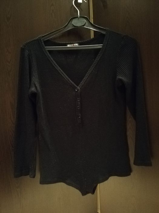 Блузи, боди и жилетка