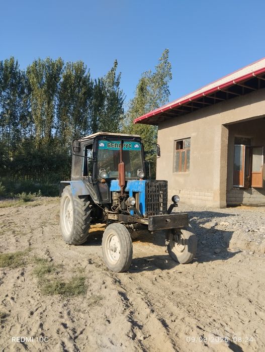 Traktor mtz80. 1