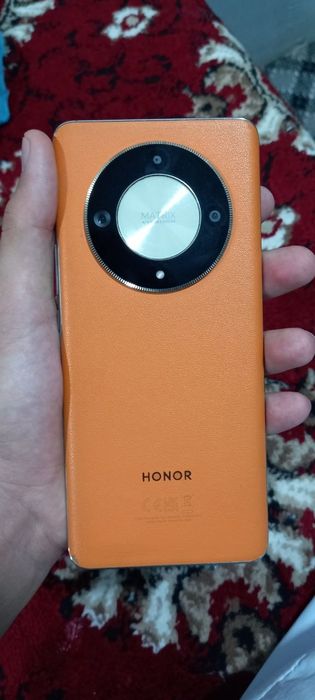 Honor x9b aybi yo hamma joyi radnoy 12+8  ga 256 xotira narxi 3mln