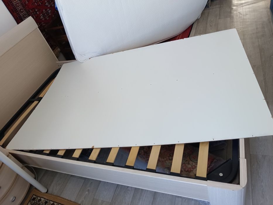 Продается кровать 120 *200