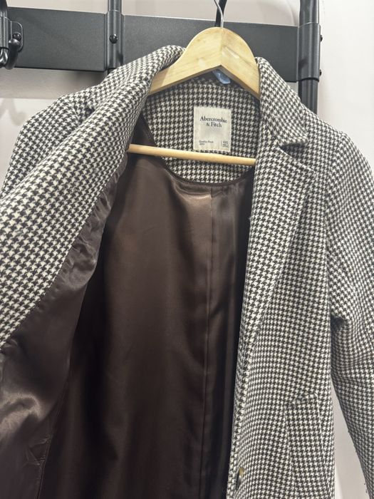 Вълнено палто Abercrombie and Fitch - XXS