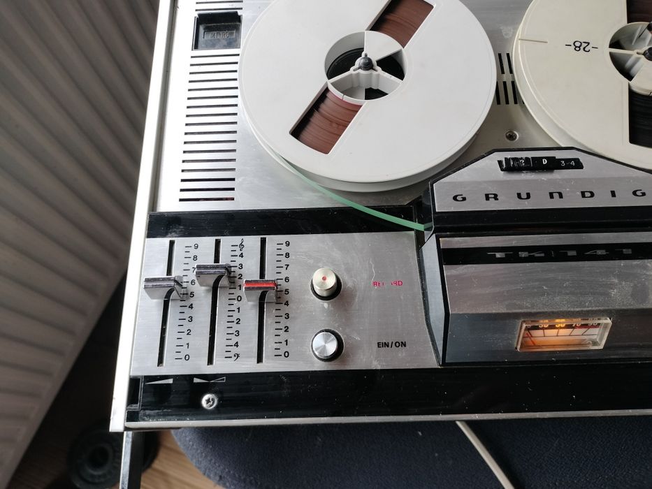 Magnetofon Grundig TK 141