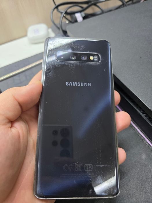 Продам Самсунг S10 с документами.