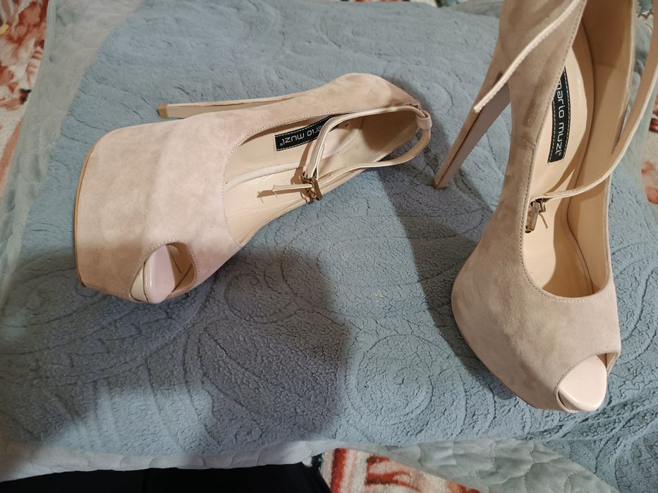 одежды продаются