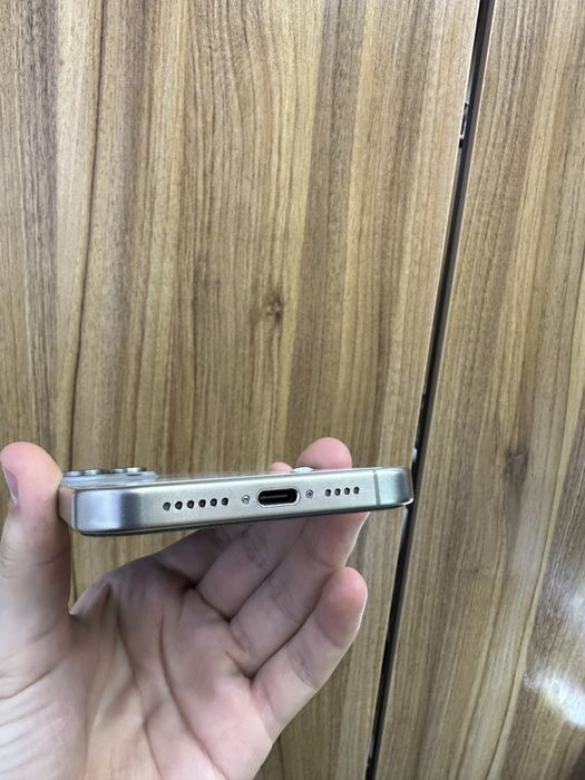 Iphone 15 pro max natural 256 gb 84%