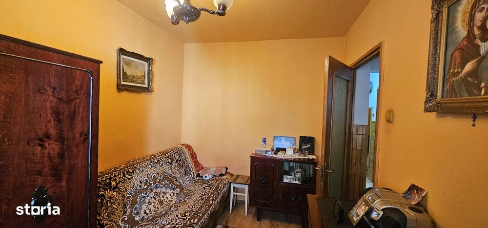 Vandapartament de 3 camere,decomandate ,confort 1 situat pe str.Uzinei