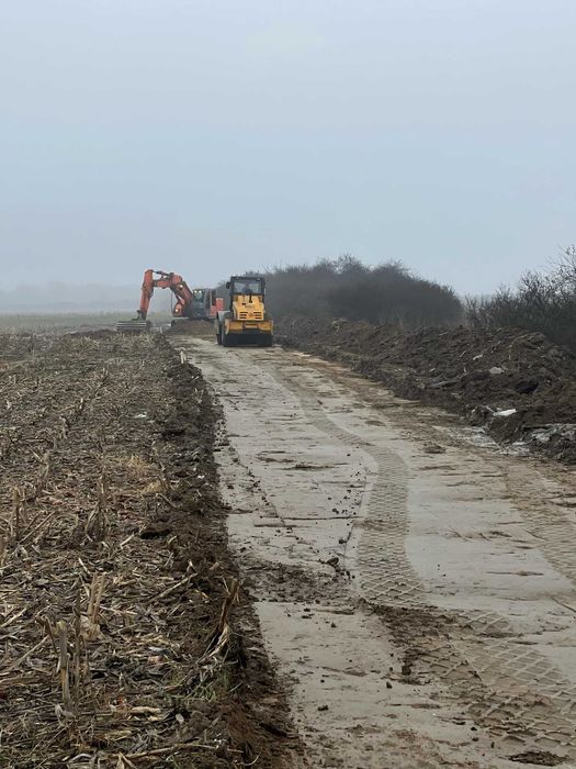 Terasamente parcari, drumuri, hale