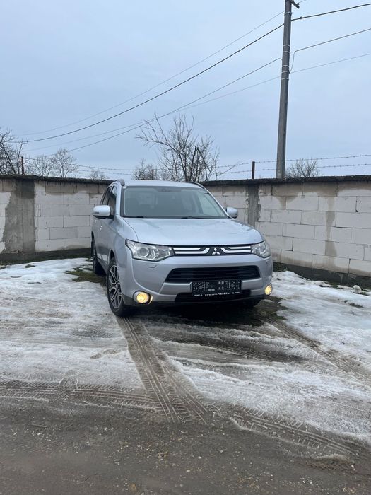Vand Mitsubishi Outlander 4x4