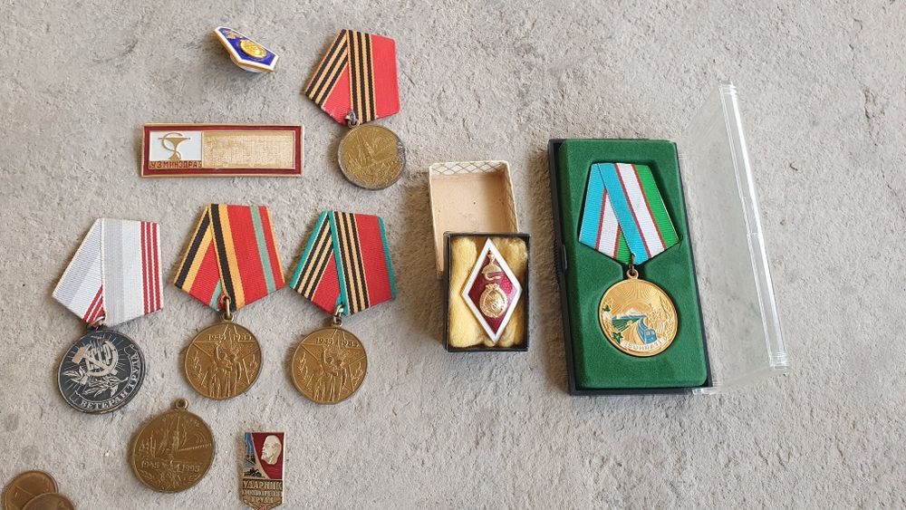 Медали разные в хорошем состоянии