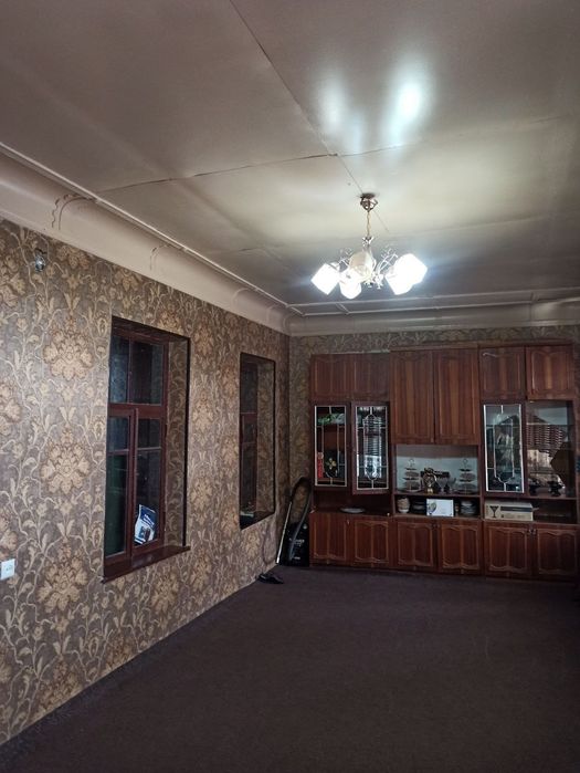 Uy sotiladi tezda 15 sotux