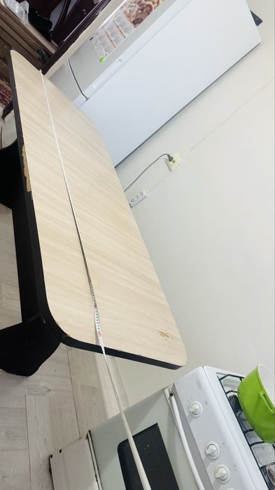 Продам кухонный стол