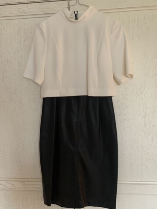 Рокля елегантен стил, в два цвята, кожа и плат