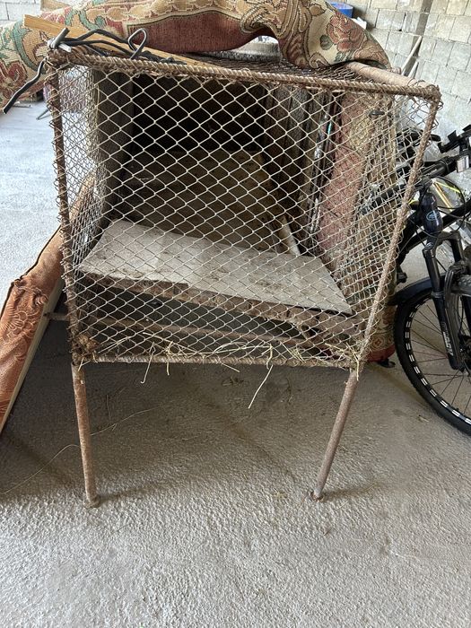 Продам клетку на ножках