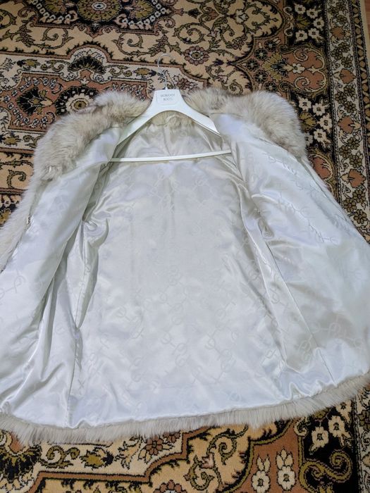 M. Blană vulpe argintie.