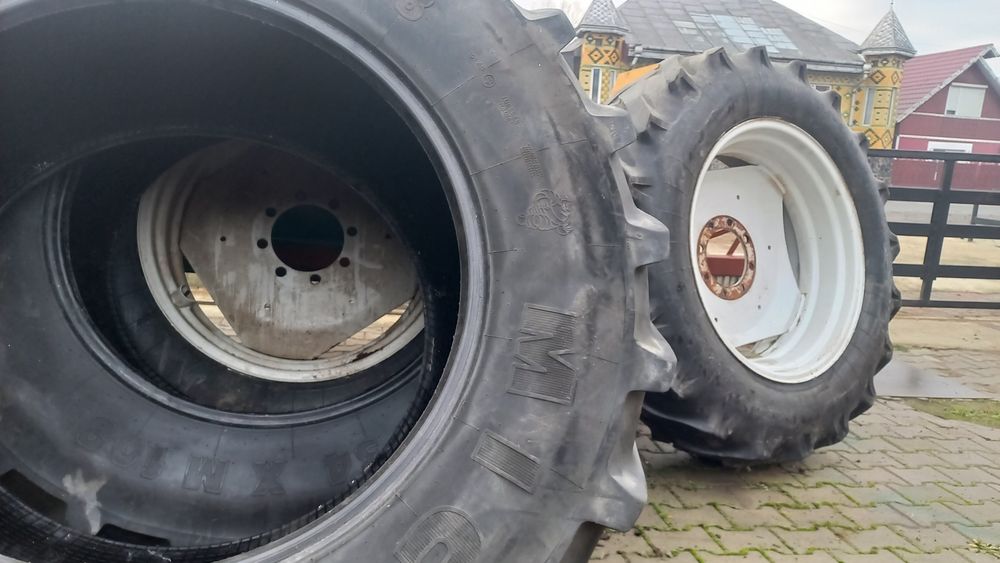 2 Roti tractor 16.9/34