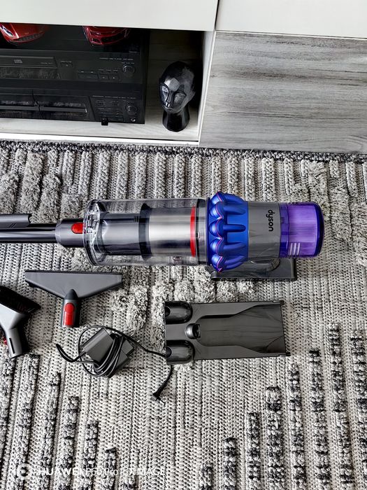 Dyson v15 detect fluffy, garanție 11.2027