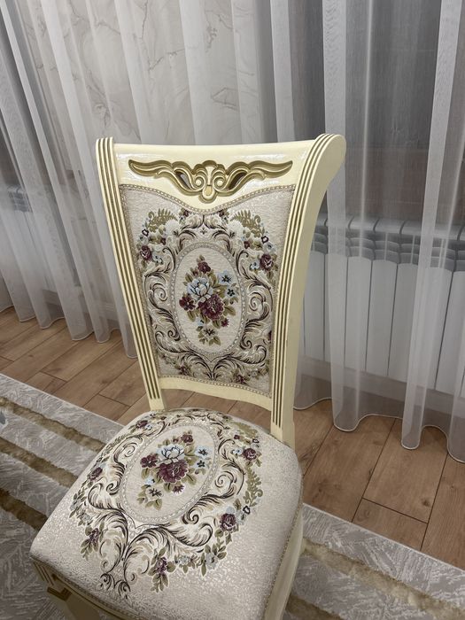 стол и стулья 12шт,