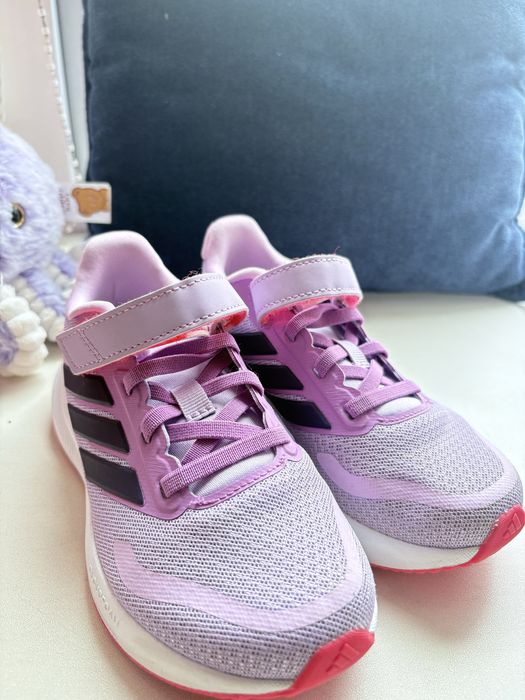 Продам кроссовки на ребенка