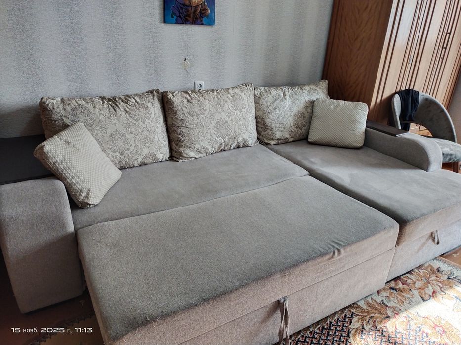 Продам угловой диван.