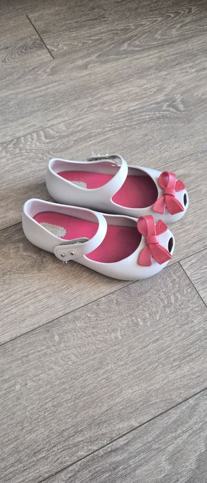 Converse 25 , New Balance 27.5, Mini Melissa 25/26