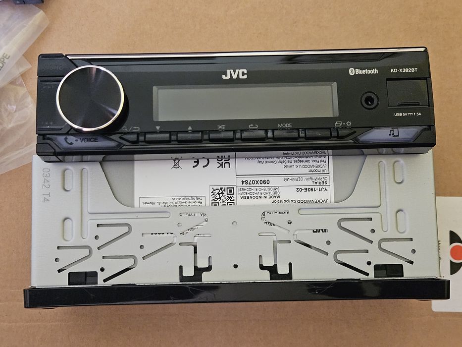 Плеър за кола JVC KD-X382BT
