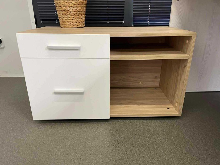 Бюро и шкафче комплект 590 лв