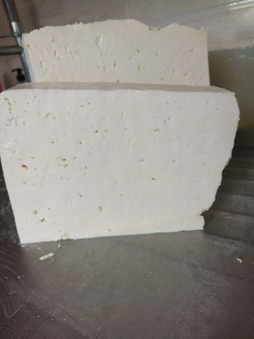 Vând Telemea de vaca