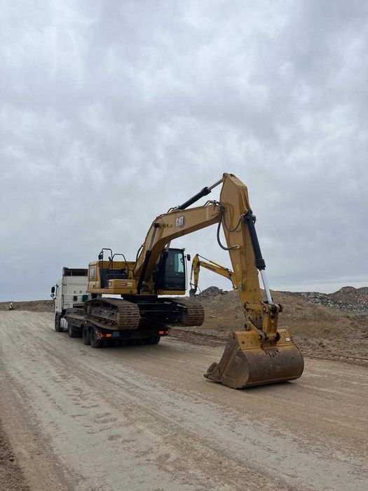 Услуга экскаватора CAT 330. Аренда эксковатора. Самосвалов - котлован