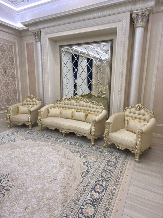 Мягкий мебель в поодаже