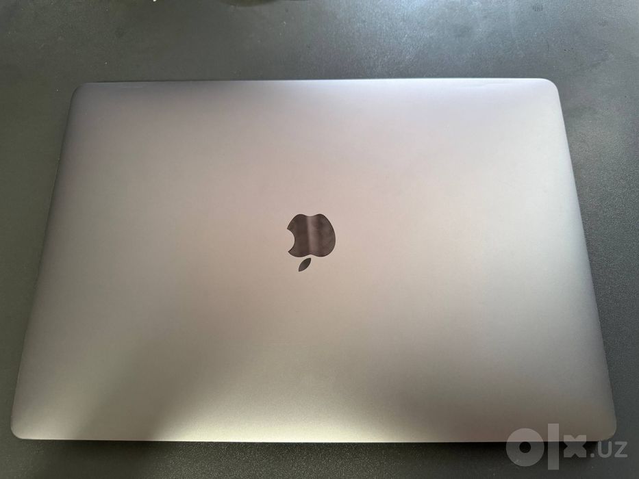 MacBook Pro 15" 2017, Intel Core i7 100%
