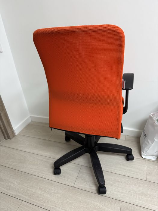 Продам кресло компьютерное