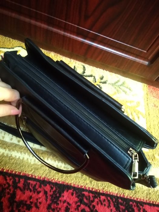 Сумка с металлическими ручками